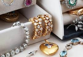 The Timeless Charm of Handmade Jewelry: Why It’s Worth the Investment